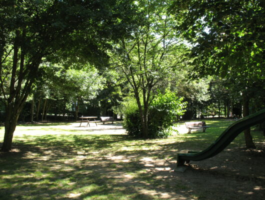 Aire de pique-nique au bord du Layon Chaudefonds sur Layon - aire-loisirs-chaudefonds2