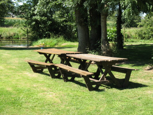 Aire de pique-nique au bord du Layon – Saint Aubin de Luigné - aire-loisirs-st-aubin2