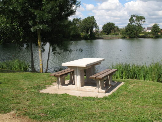Aire de pique-nique Étang d&rsquo;Arrouët - aire-pic-nic-etang-st-georges