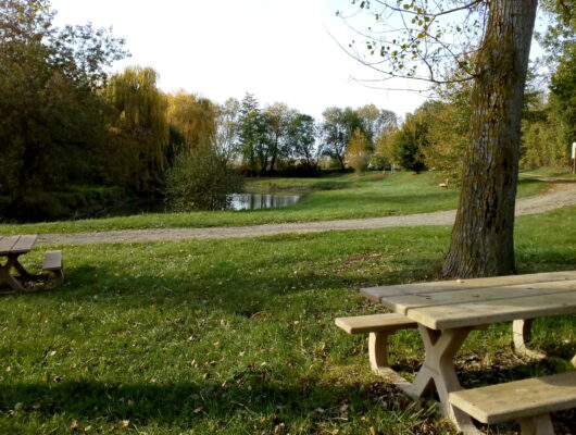 Aire de pique-nique Le Pont Des Buttes - aire-pique-nique-pont-des-buttes-1