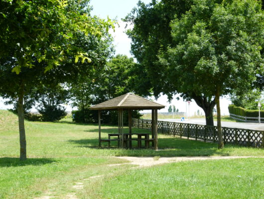 Aire de pique-nique – Le Grand Bras - p1200093