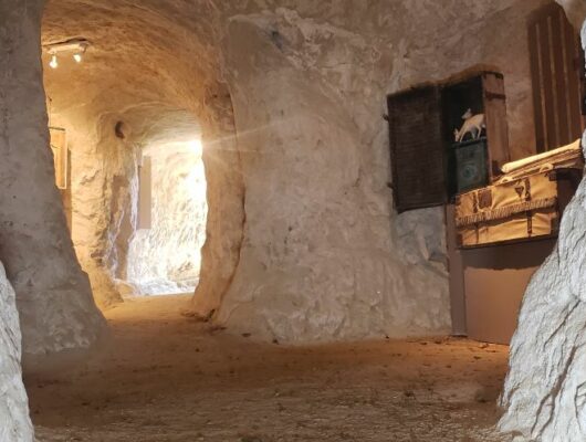 ATELIER-GALERIE DU MANOIR DE LA CAILLÈRE - richard-rak-galerie-entree-2025