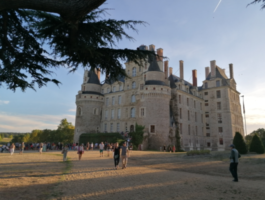LE RELAIS DE MONT - facade-avec-personnages